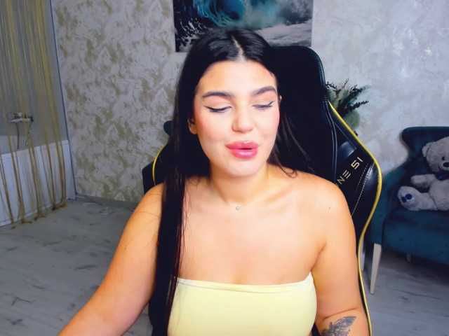 SnowingWinter live cam on BongaCams