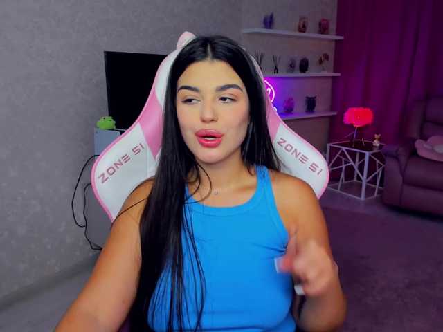 SnowingWinter live cam on BongaCams