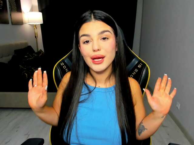 SnowingWinter live cam on BongaCams