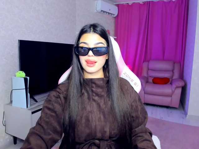 SnowingWinter live cam on BongaCams