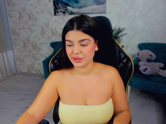 SnowingWinter live cam on BongaCams