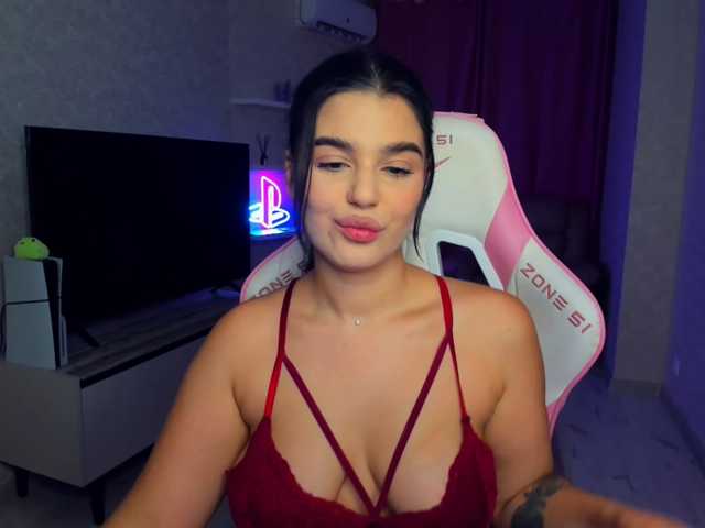 SnowingWinter live cam on BongaCams