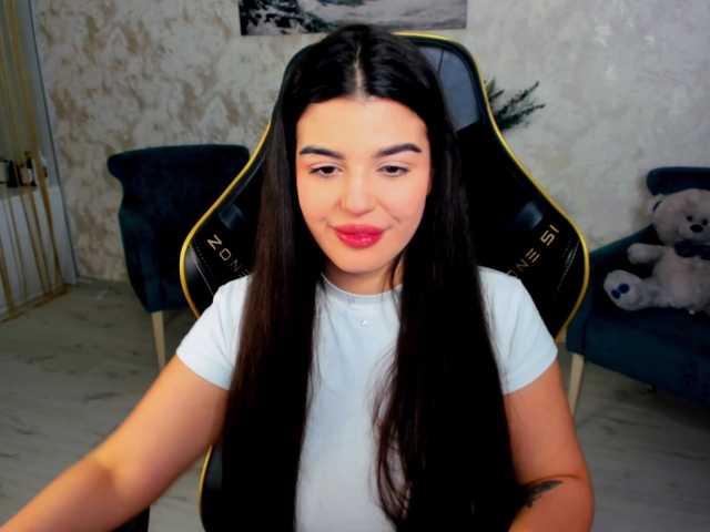 SnowingWinter live cam on BongaCams