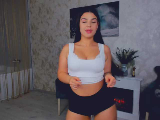 SnowingWinter, live now on BongaCams