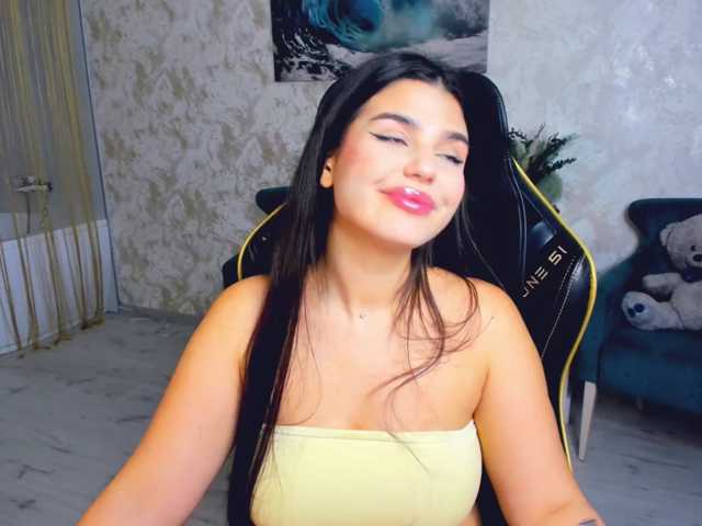 SnowingWinter live cam on BongaCams