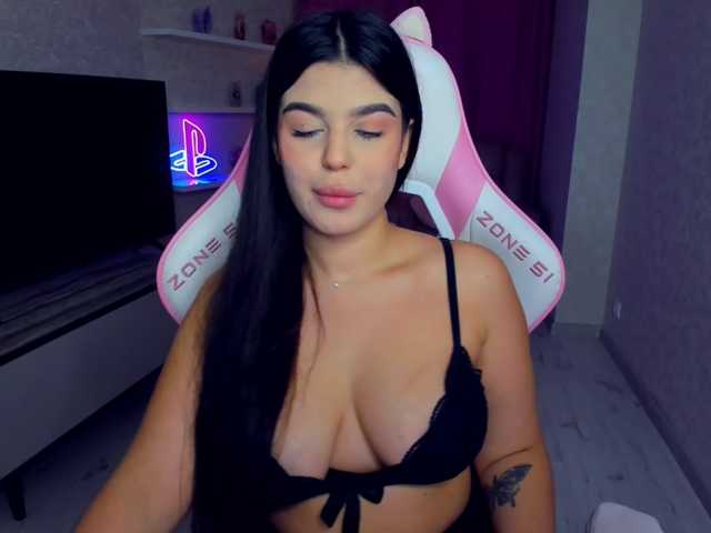 SnowingWinter live cam on BongaCams