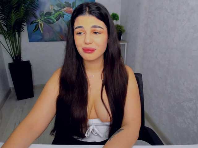 SnowingWinter live cam on BongaCams