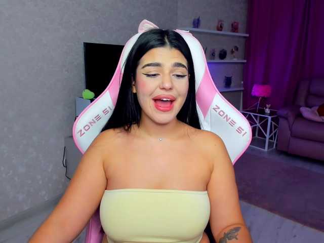 SnowingWinter live cam on BongaCams