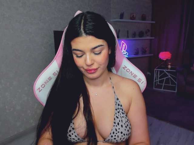 SnowingWinter live cam on BongaCams