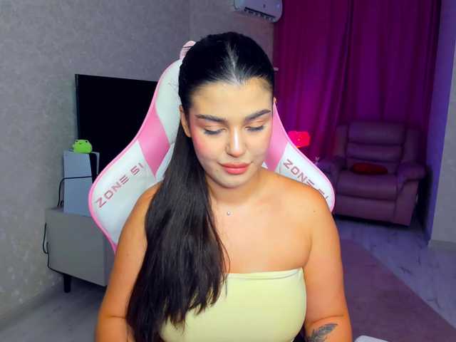 SnowingWinter live cam on BongaCams