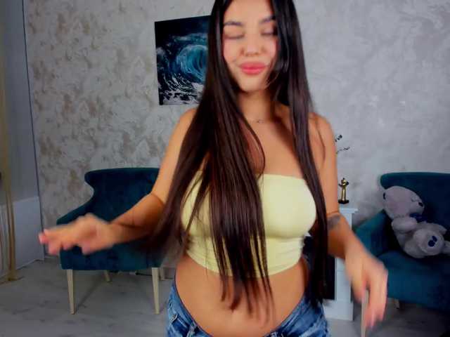 SnowingWinter live cam on BongaCams