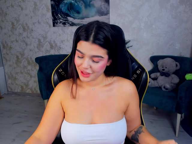 SnowingWinter live cam on BongaCams