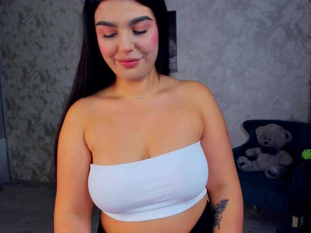 SnowingWinter live cam on BongaCams
