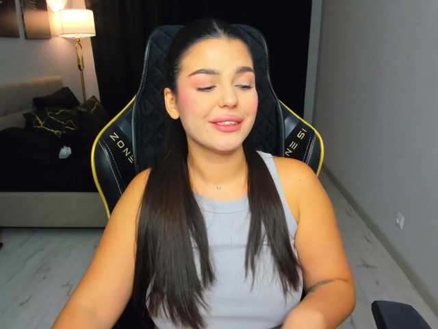 SnowingWinter live cam on BongaCams