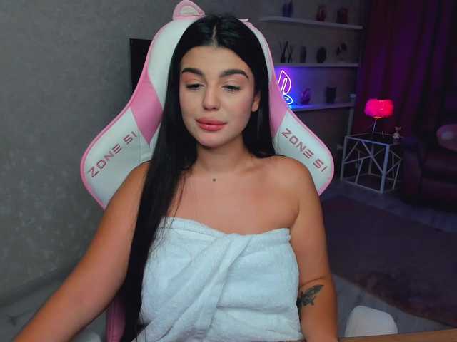 SnowingWinter live cam on BongaCams