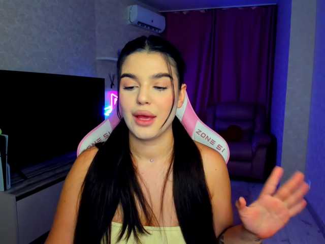 SnowingWinter live cam on BongaCams