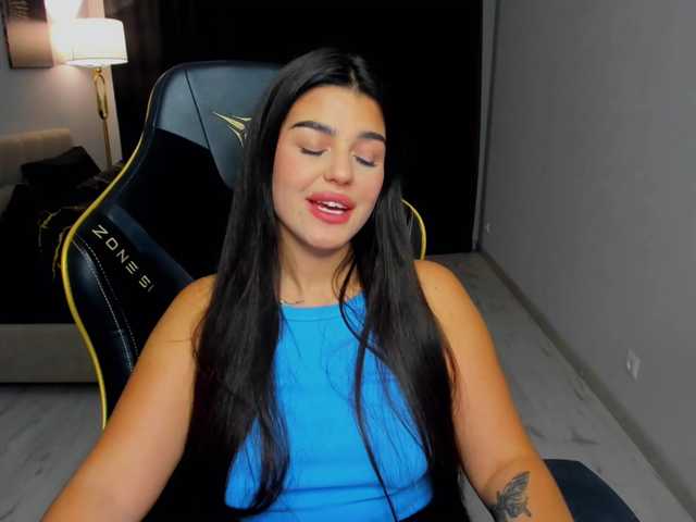 SnowingWinter live cam on BongaCams