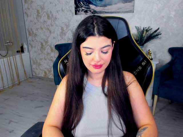 SnowingWinter live cam on BongaCams