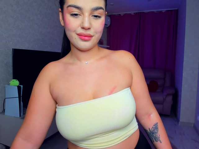 SnowingWinter live cam on BongaCams