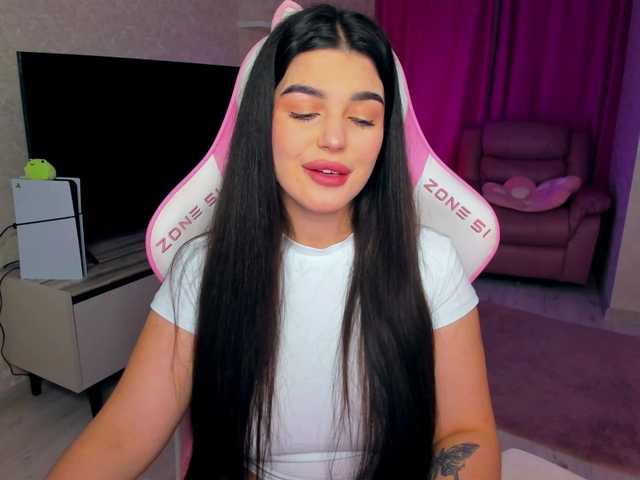 SnowingWinter live cam on BongaCams