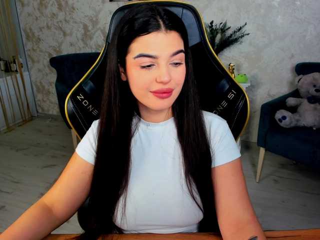 SnowingWinter live cam on BongaCams