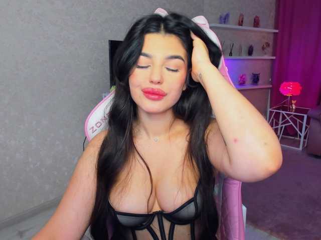 SnowingWinter live cam on BongaCams