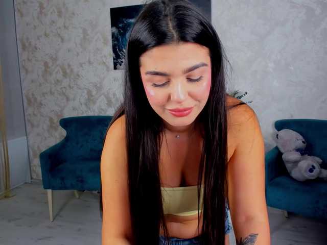 SnowingWinter live cam on BongaCams
