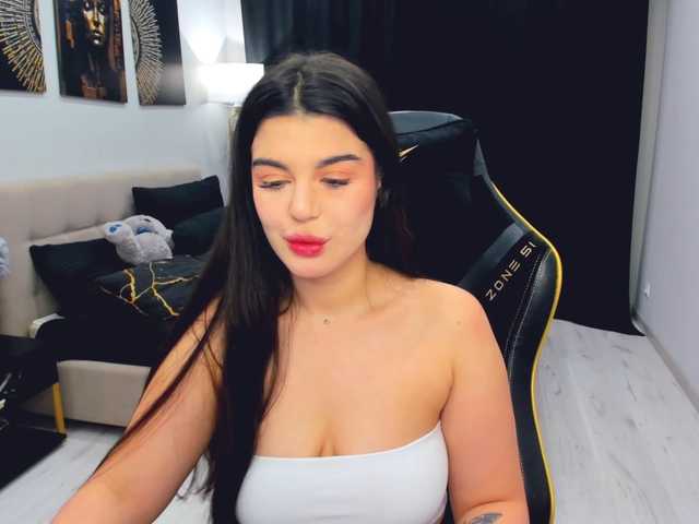 SnowingWinter live cam on BongaCams