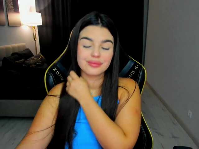 SnowingWinter live cam on BongaCams