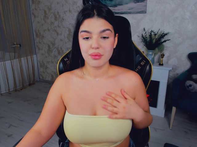 SnowingWinter live cam on BongaCams