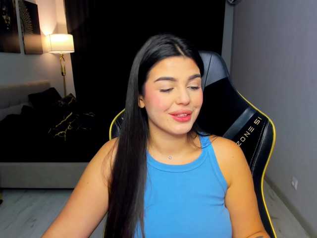 SnowingWinter live cam on BongaCams