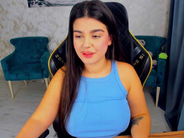 SnowingWinter live cam on BongaCams