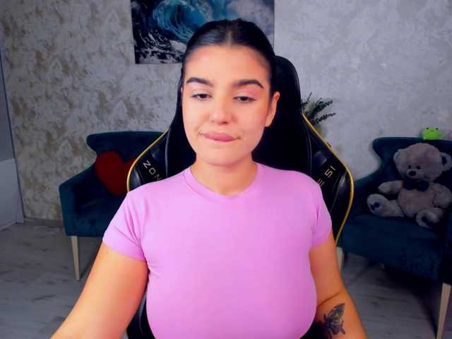 SnowingWinter live cam on BongaCams