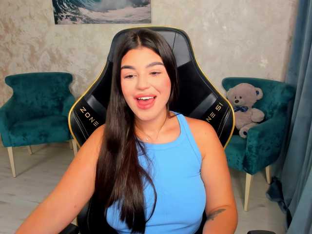 SnowingWinter live cam on BongaCams