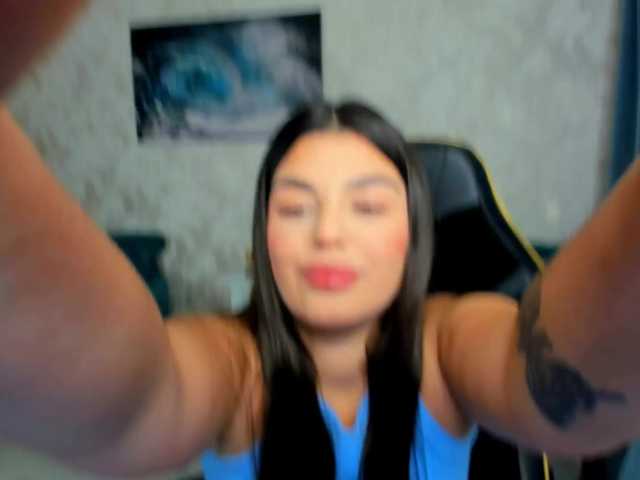 SnowingWinter live cam on BongaCams