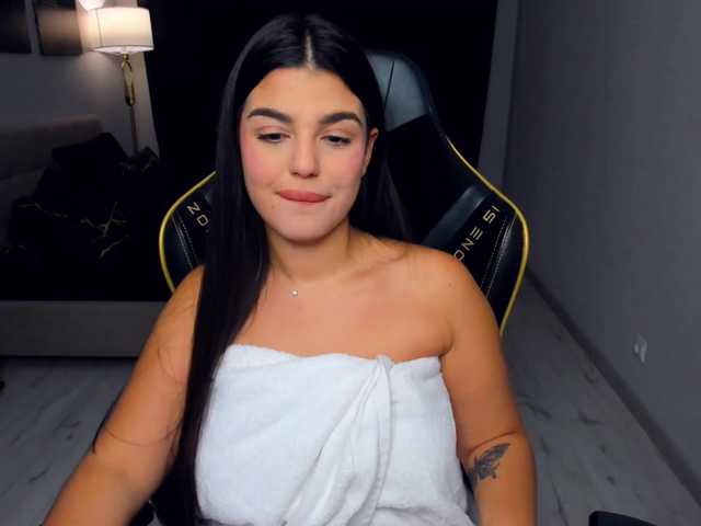 SnowingWinter live cam on BongaCams