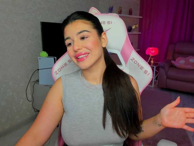 SnowingWinter live cam on BongaCams