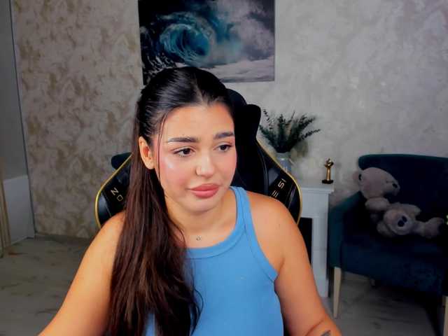 SnowingWinter live cam on BongaCams