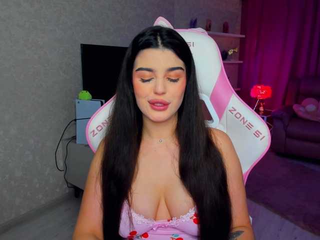 SnowingWinter live cam on BongaCams