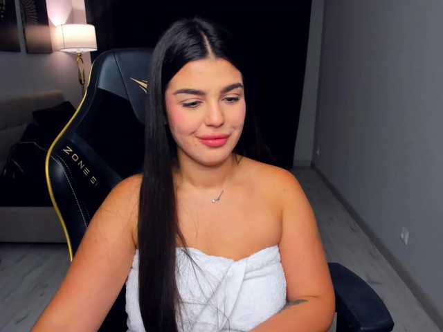 SnowingWinter live cam on BongaCams