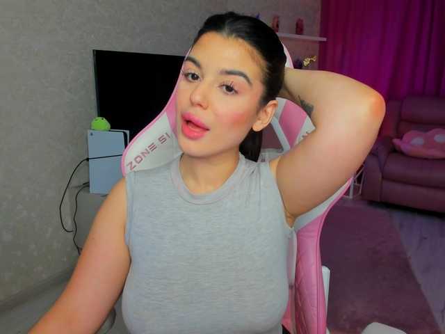 SnowingWinter live cam on BongaCams