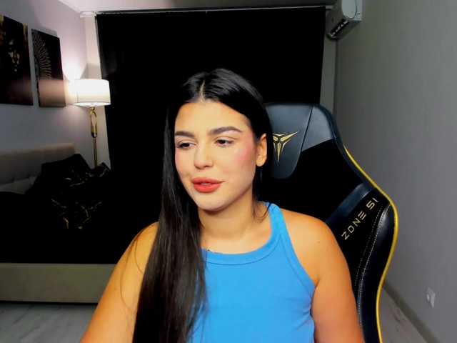 SnowingWinter live cam on BongaCams