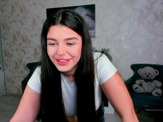 SnowingWinter live cam on BongaCams