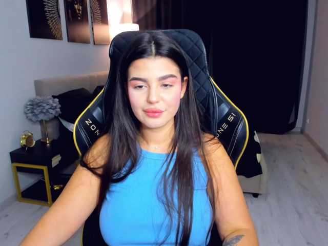 SnowingWinter live cam on BongaCams
