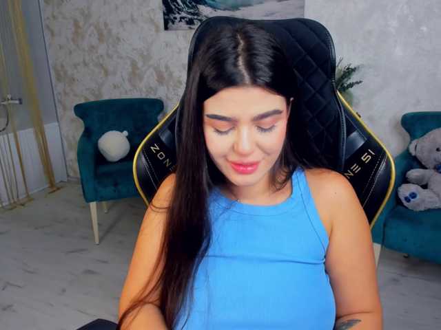 SnowingWinter live cam on BongaCams