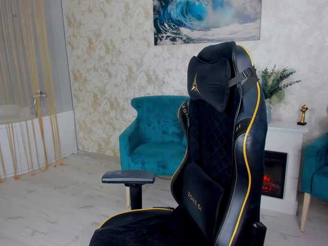 SnowingWinter live cam on BongaCams