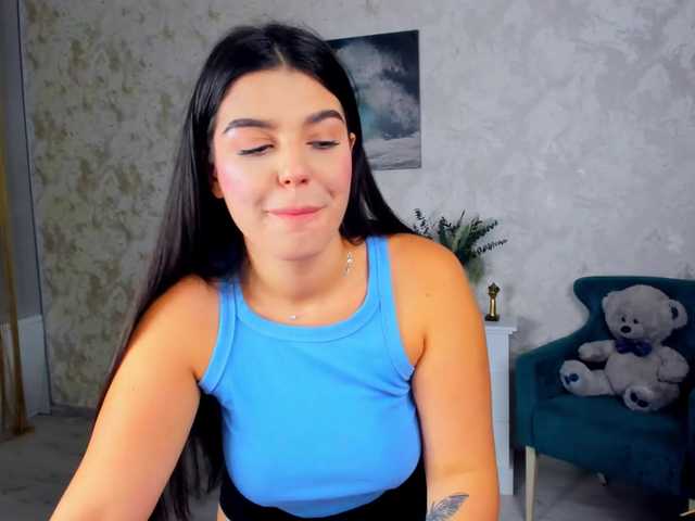 SnowingWinter live cam on BongaCams