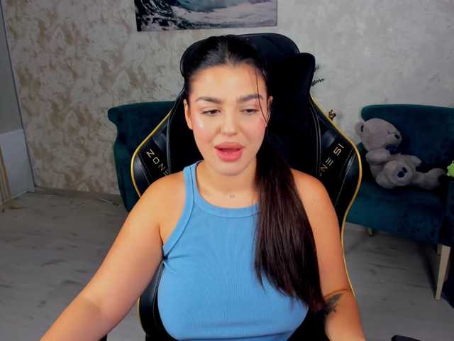 SnowingWinter live cam on BongaCams