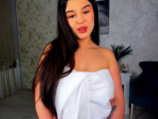 SnowingWinter live cam on BongaCams