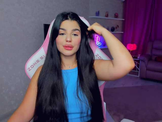 SnowingWinter live cam on BongaCams